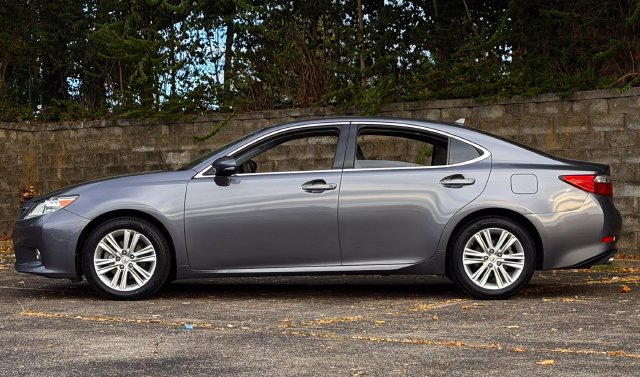 Used 2014 Lexus ES 350 w/ Premium Package FWD image 12