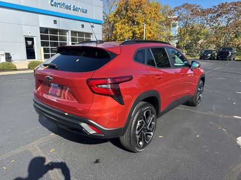 Used 2024 Chevrolet Trax RS w/ Driver Confidence Package image 24