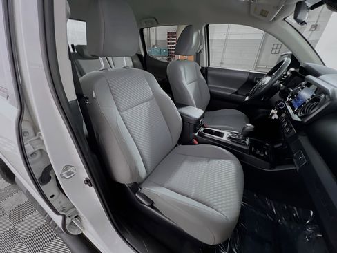 Used 2021 Toyota Tacoma SR w/ SR Convenience Package image 29