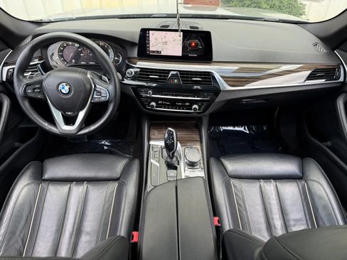 Used 2019 BMW 530i xDrive w/ Convenience Package AWD/4WD image 16