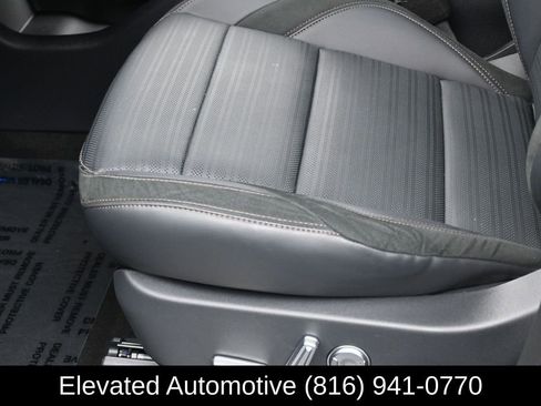 Used 2025 Lincoln Nautilus Reserve w/ Jet Appearance Package AWD/4WD image 19