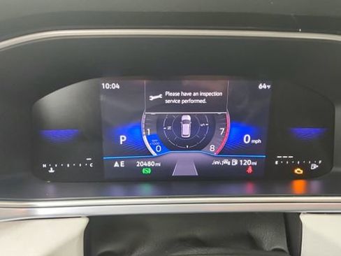 Used 2025 Volkswagen Taos SE image 11