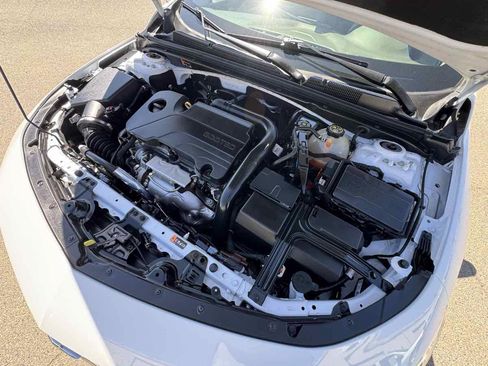Used 2021 Chevrolet Malibu LT FWD image 40