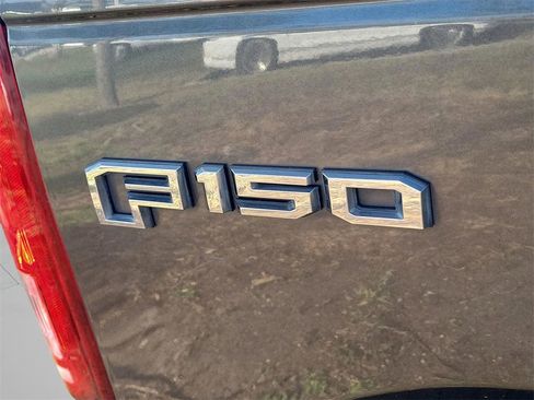 Used 2015 Ford F150 XLT w/ Equipment Group 302A Luxury image 5