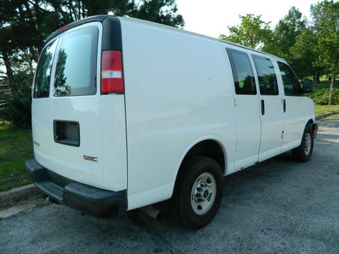 Used 2017 GMC Savana 2500 image 7