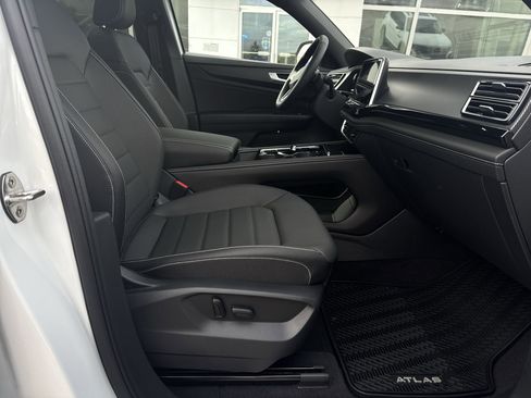 New 2026 Volkswagen Atlas Cross Sport SEL R-Line image 29