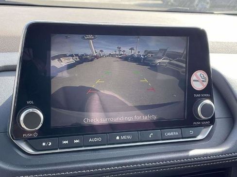 Used 2023 Nissan Rogue SV image 25