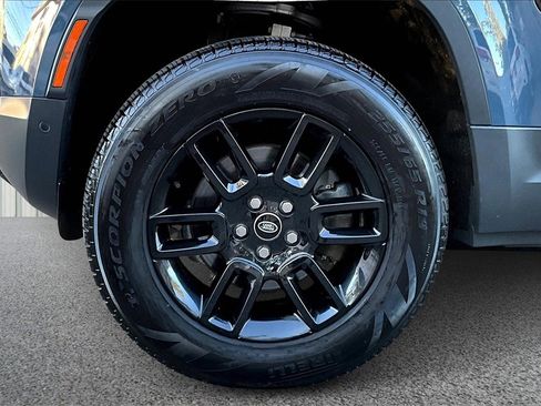 Used 2023 Land Rover Defender 110 S image 32