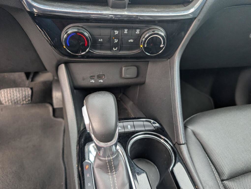 Used 2024 Buick Encore GX Sport Touring AWD/4WD image 14