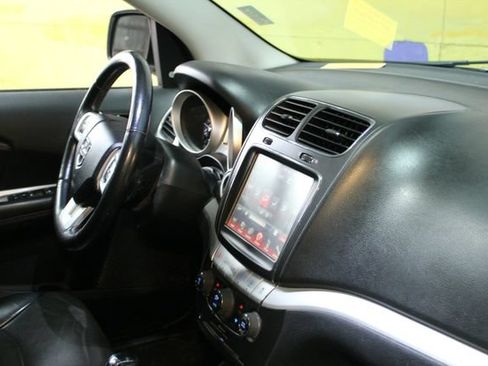 Used 2017 Dodge Journey GT w/ Driver Convenience Group FWD image 11