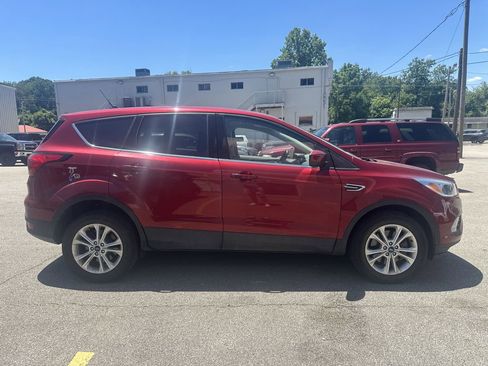 Used 2019 Ford Escape SE AWD/4WD image 3