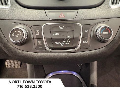 Used 2018 Chevrolet Malibu LT image 11