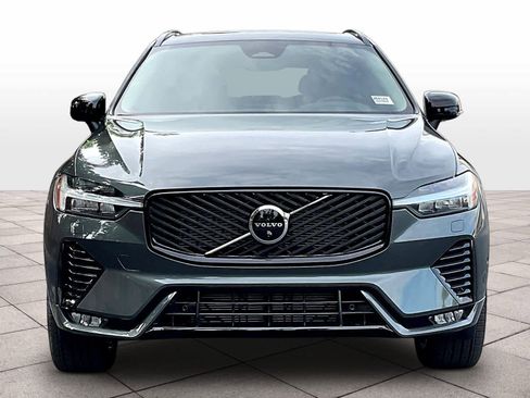 New 2026 Volvo XC60 B5 Plus w/ Climate Package image 5