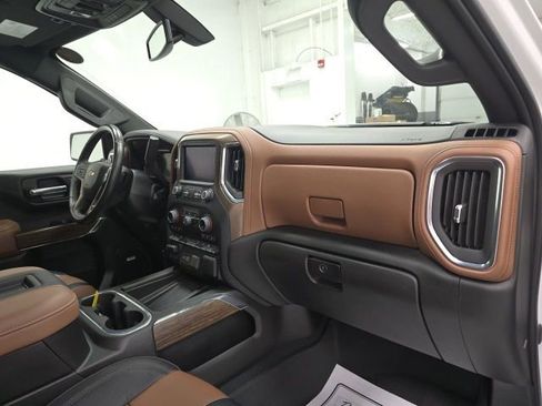 Certified 2022 Chevrolet Silverado 1500 High Country w/ LPO, Dark Essentials Package image 30