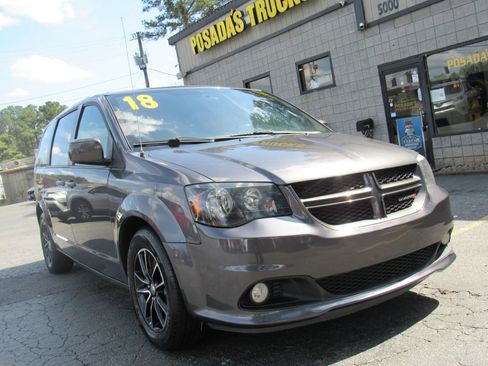 Used 2018 Dodge Grand Caravan GT image 1