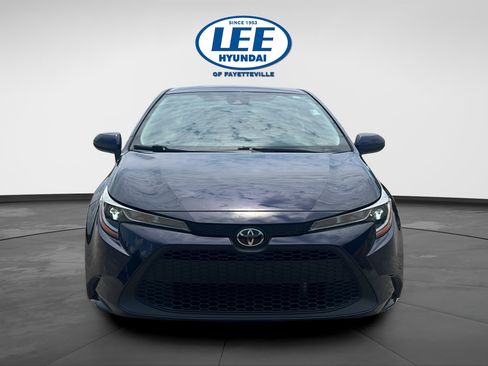 Used 2021 Toyota Corolla LE FWD image 2