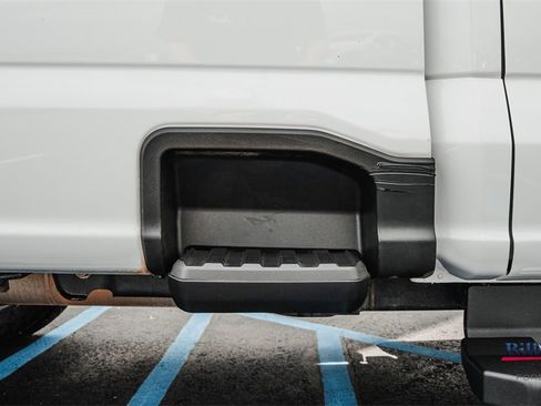 Used 2023 Ford F250 XLT w/ FX4 Off-Road Package image 12