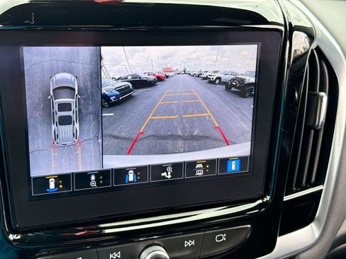 Used 2022 Chevrolet Traverse RS AWD/4WD image 17