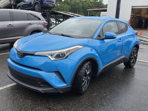 Used 2019 Toyota C-HR XLE FWD image 14