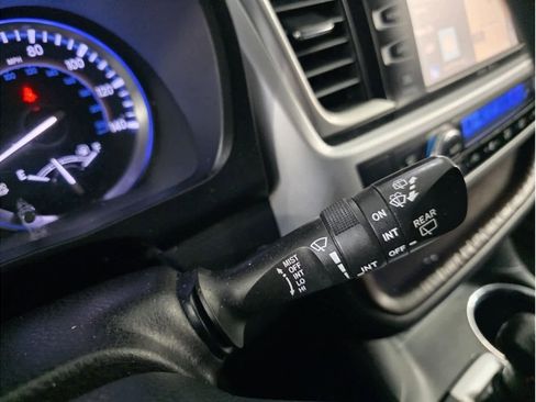 Used 2015 Toyota Highlander Limited Platinum image 28