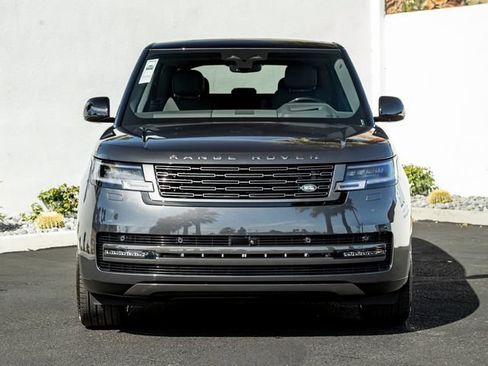 Used 2026 Land Rover Range Rover SE AWD/4WD image 3