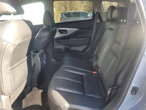 Used 2024 Nissan Murano SV w/ SV Midnight Edition Package image 10