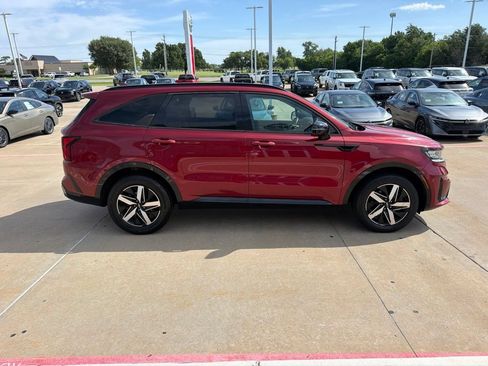 Used 2022 Kia Sorento S FWD image 6