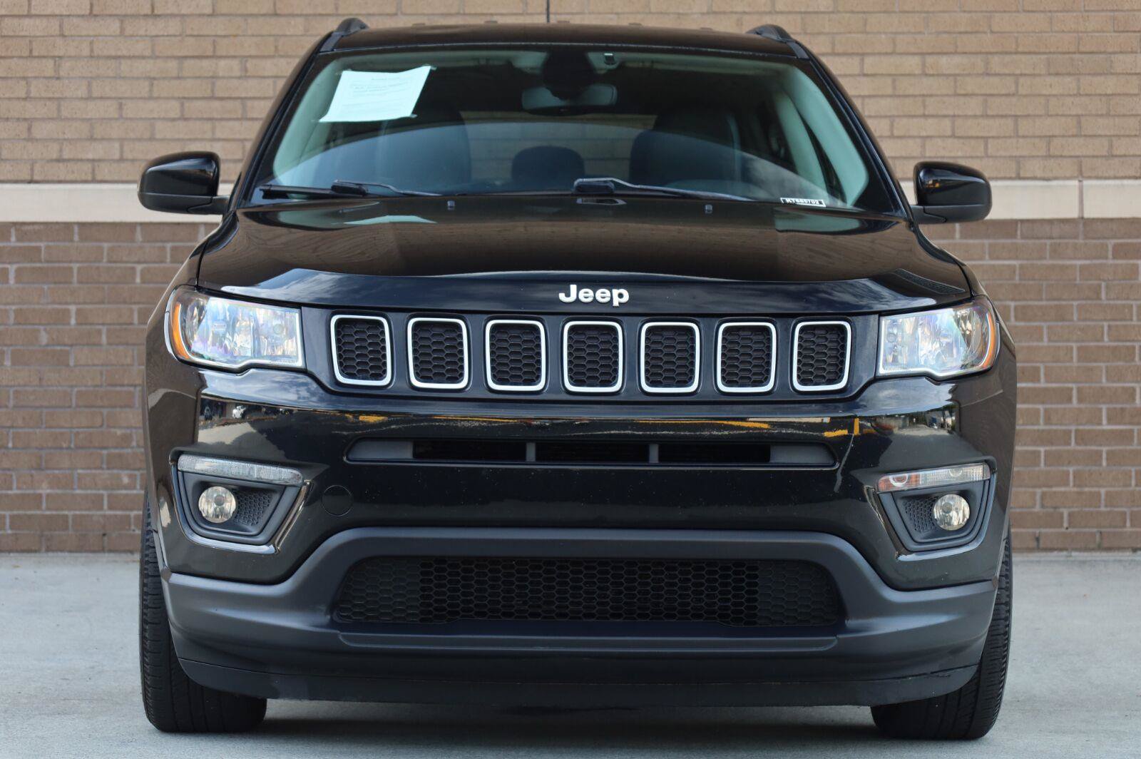 Used 2019 Jeep Compass Latitude FWD image 6