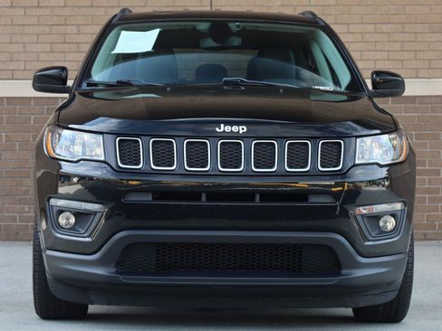 Used 2019 Jeep Compass Latitude FWD image 6