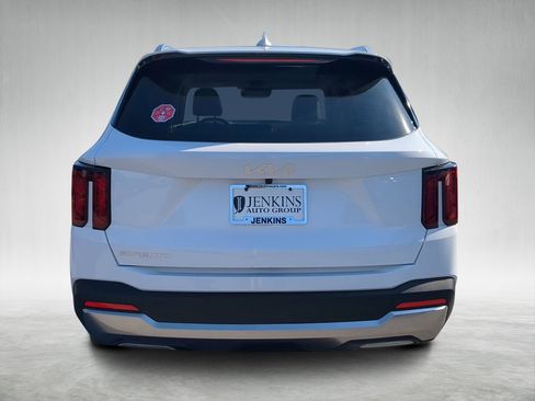 New 2026 Kia Sorento S image 4