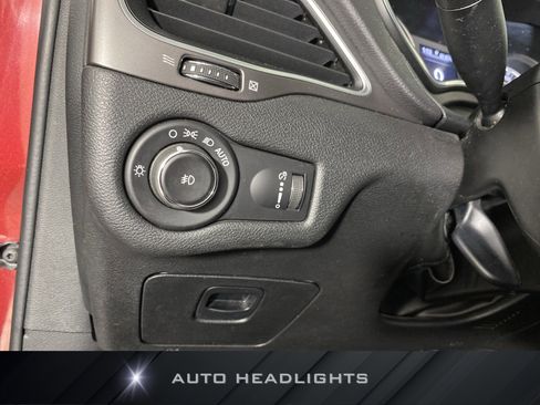 Used 2019 Jeep Cherokee Latitude w/ Cold Weather Group image 24