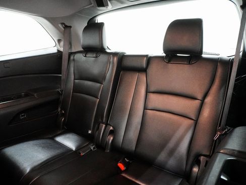 Used 2016 Honda Pilot Touring image 17