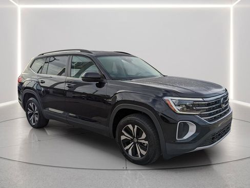 New 2026 Volkswagen Atlas SE image 8