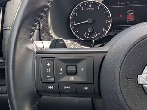 Used 2024 Nissan Pathfinder SV FWD image 22