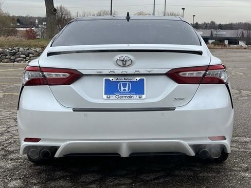 Used 2018 Toyota Camry XSE image 5
