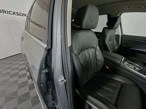 Used 2024 BMW X7 xDrive40i image 28