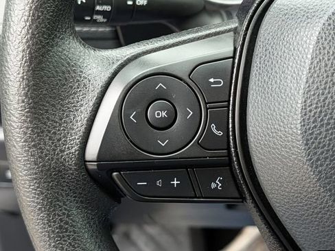 Used 2020 Toyota RAV4 XLE w/ Convenience Package FWD image 22
