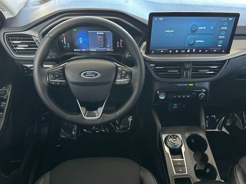 Used 2023 Ford Escape SE image 13