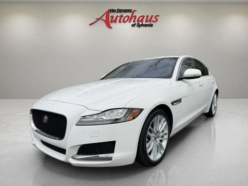 Used 2018 Jaguar XF Prestige AWD/4WD image 4