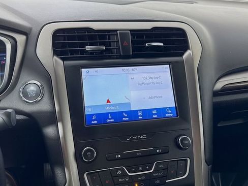 Used 2019 Ford Fusion SEL image 15