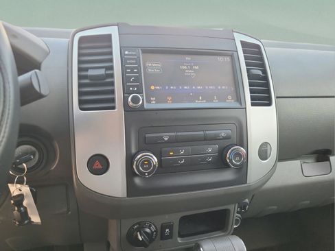 Used 2019 Nissan Frontier SV image 12