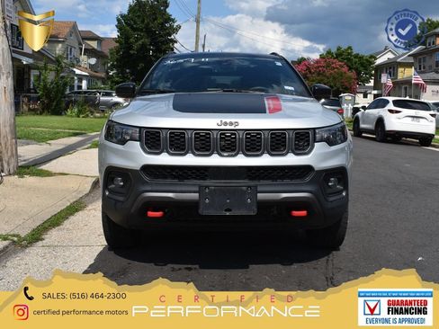 Used 2025 Jeep Compass Trailhawk AWD/4WD image 1
