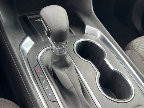 Used 2023 Chevrolet Traverse LT image 28