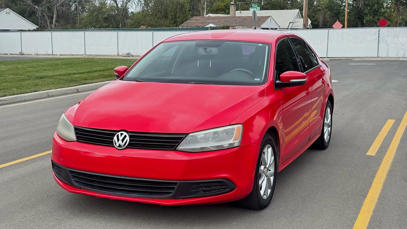Used 2011 Volkswagen Jetta SE FWD image 1