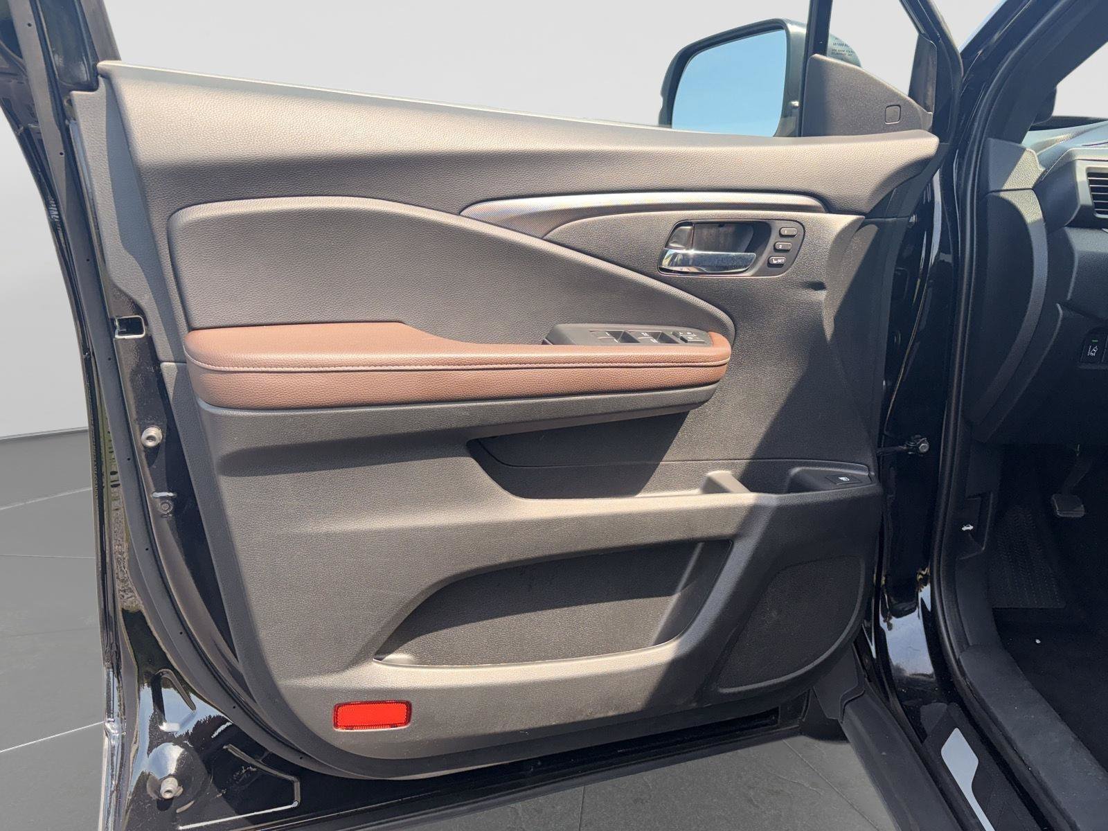 Used 2025 Honda Ridgeline RTL image 9