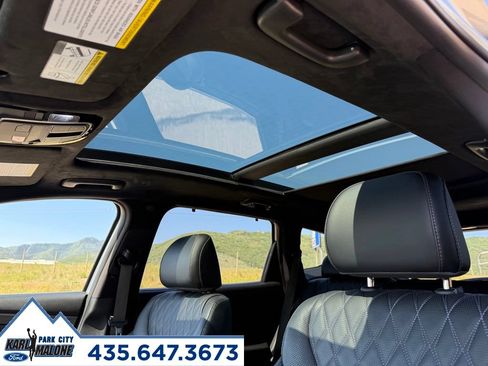 Used 2022 Hyundai Santa Fe Calligraphy AWD/4WD image 24