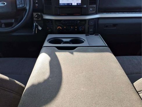 Used 2024 Ford F250 XLT AWD/4WD image 12