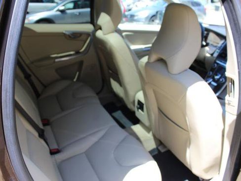Used 2015 Volvo XC60 T5 AWD/4WD image 28