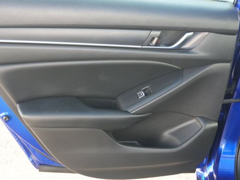 Used 2018 Honda Accord Sport image 20