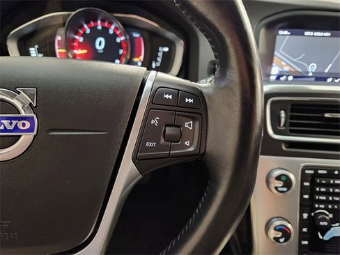 Used 2018 Volvo V60 T5 Dynamic w/ Vision Package image 29